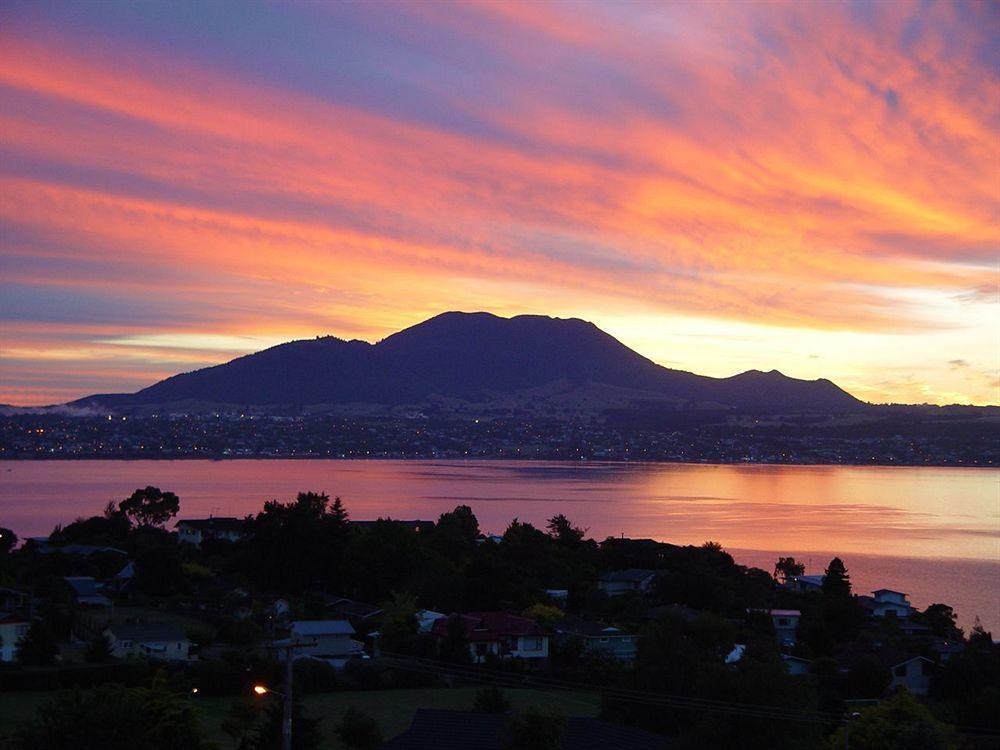 Tauhara Sunrise Lodge Taupo Kültér fotó
